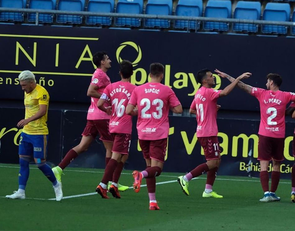 Jugadores del CD Tenerife celebran uno de los goles en el Ramón de Carranza