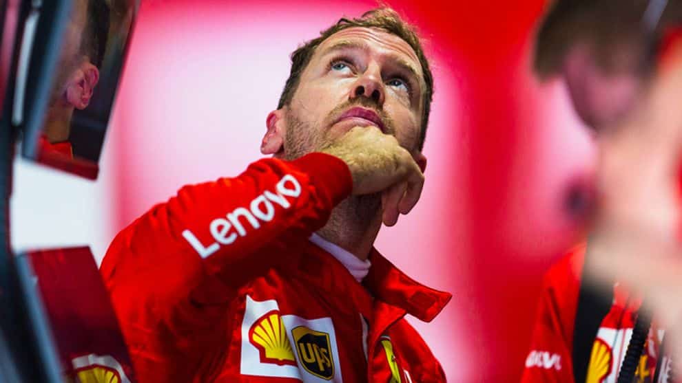 Vettel y una expresión que refleja fielmente lo que por ahora es su futuro en la Fórmula 1. Imagen: marca.com