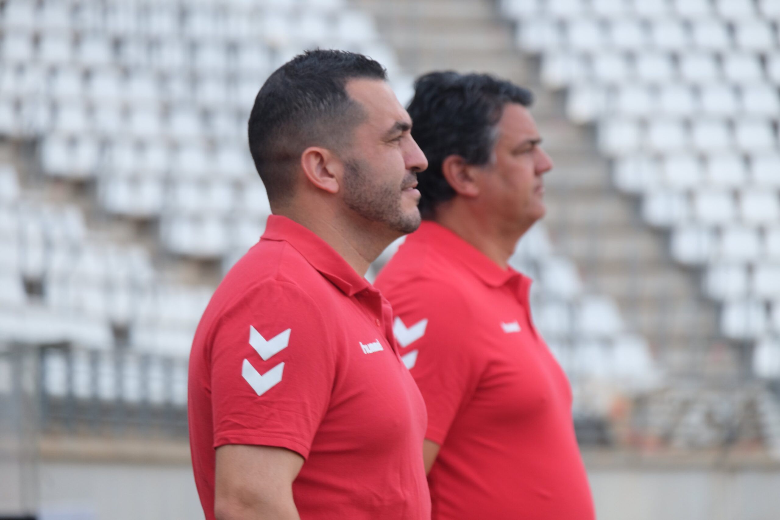 Adrián Hernández y Julio Algar, en el anuncio de su renovación