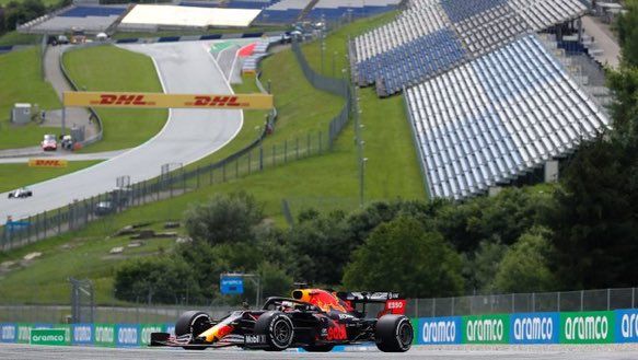 Mientras Red Bull y el se queja, Mercedes con trabajo saca ventaja Mientras Red Bull y el se queja, Mercedes con trabajo saca ventaja