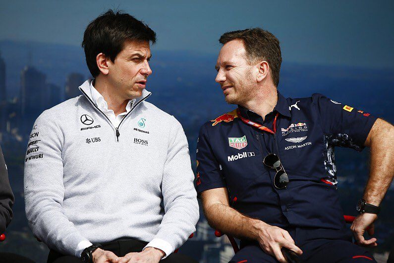 Una protesta con muy poco peso por parte de Christian Horner. Imagen: @FerrariF1Arg