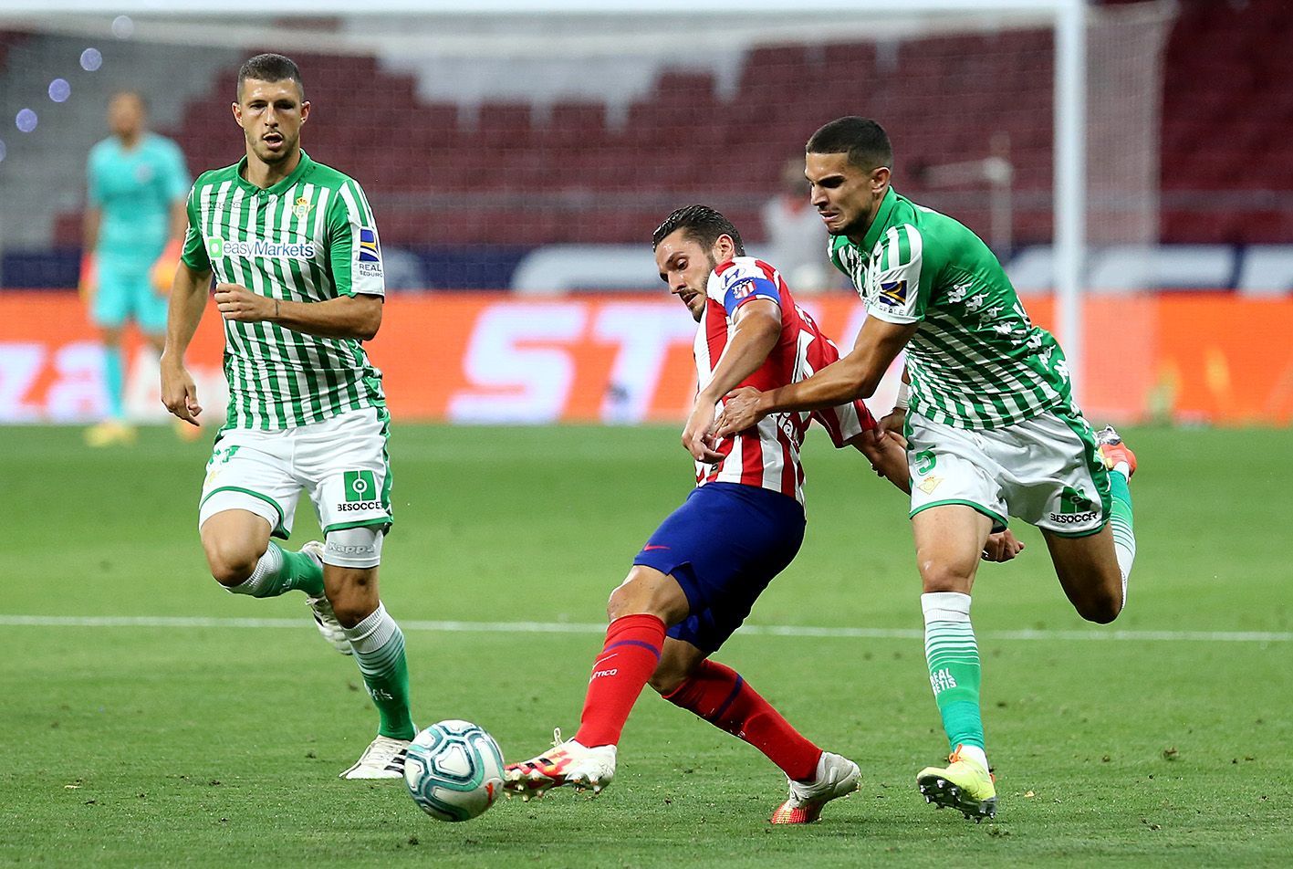 Encuentro con el VAR como principal protagonista.
Fuente: https://twitter.com/Atleti/status/1282059196775768064/photo/1