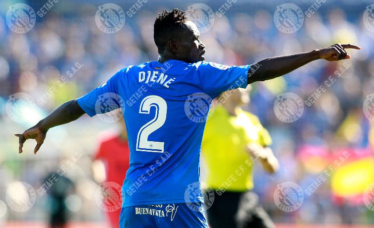 Djené Dakonam en un partido con el Getafe