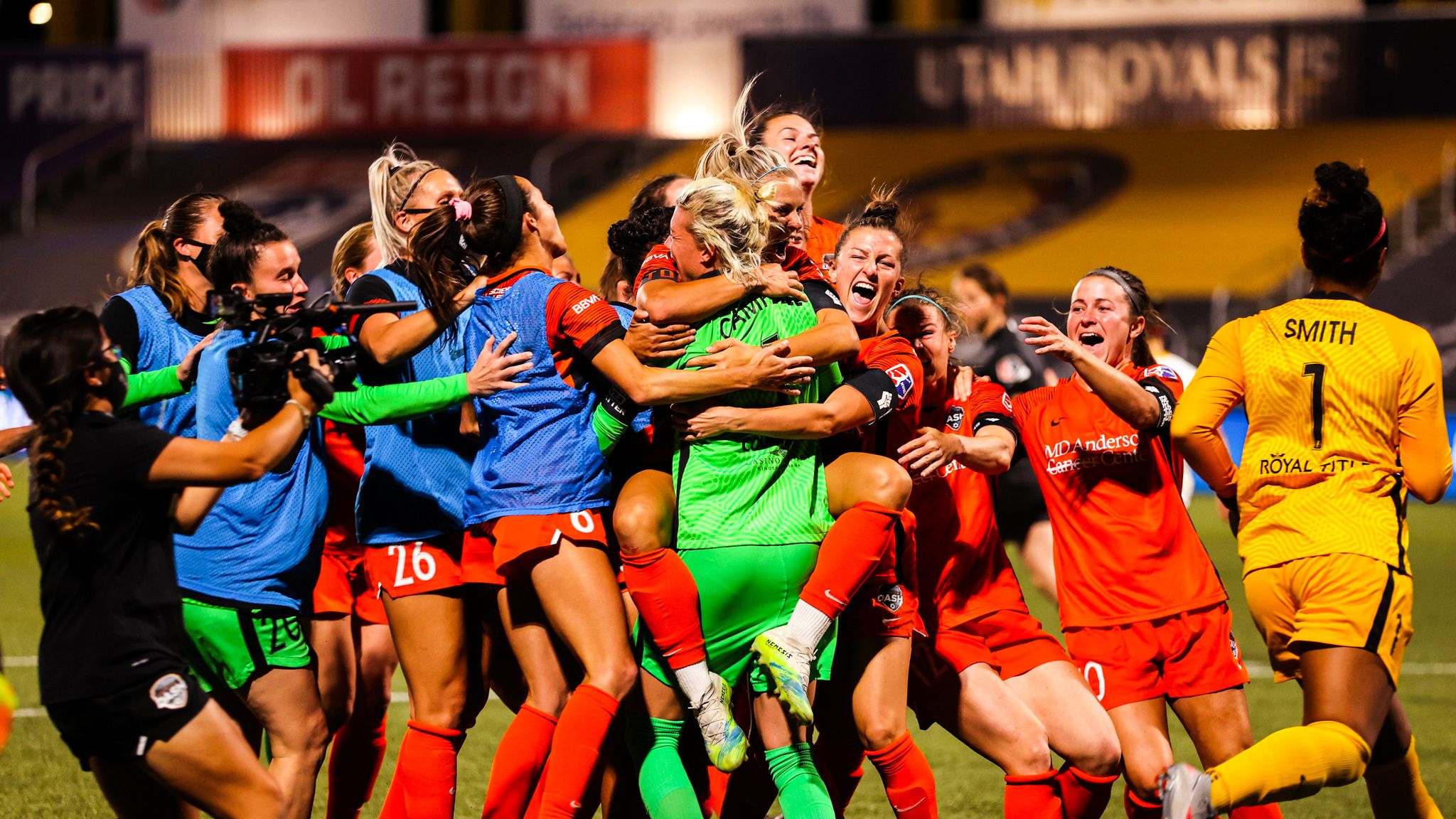 Foto del equipo Houston Dash celebrando su victoria luego de los penales, subida en sus redes sociales oficiales / https://twitter.com/HoustonDash