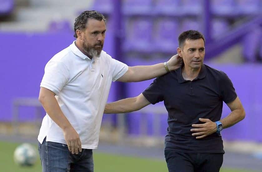 Sergio González con Asier Garitano en el encuentro del sábado 4 de julio de 2020 en Zorrilla