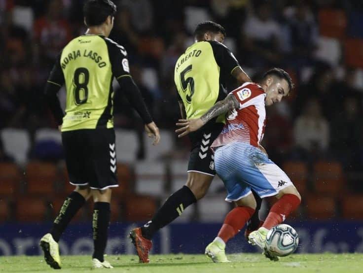 Lance del CD Lugo - CD Tenerife de la primera vuelta