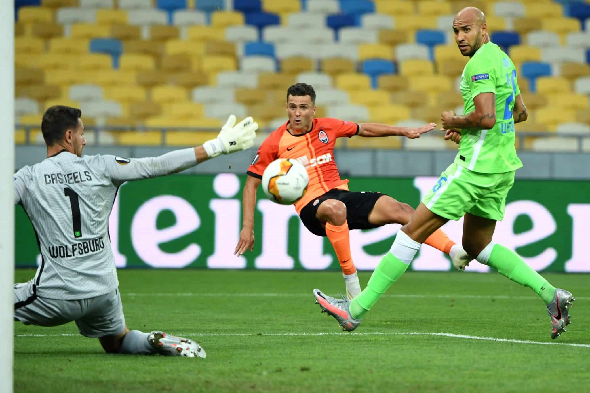 Shakhtar 3-0 Wolfsburgo: Casteels dio vida a los "lobos", pero terminó siendo vencido en el final. Foto: (@UEFA)