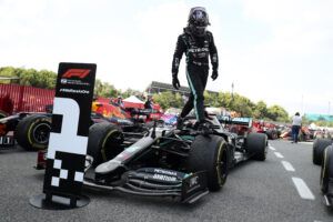 Lewis Hamilton supera a Michael Schumacher al sumar 156 podios