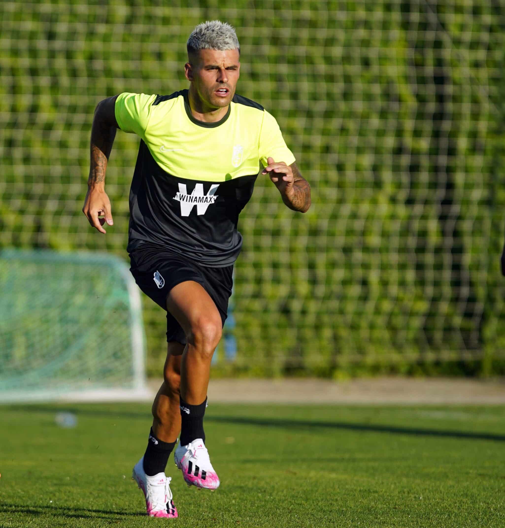 Álex Martínez en un entrenamiento