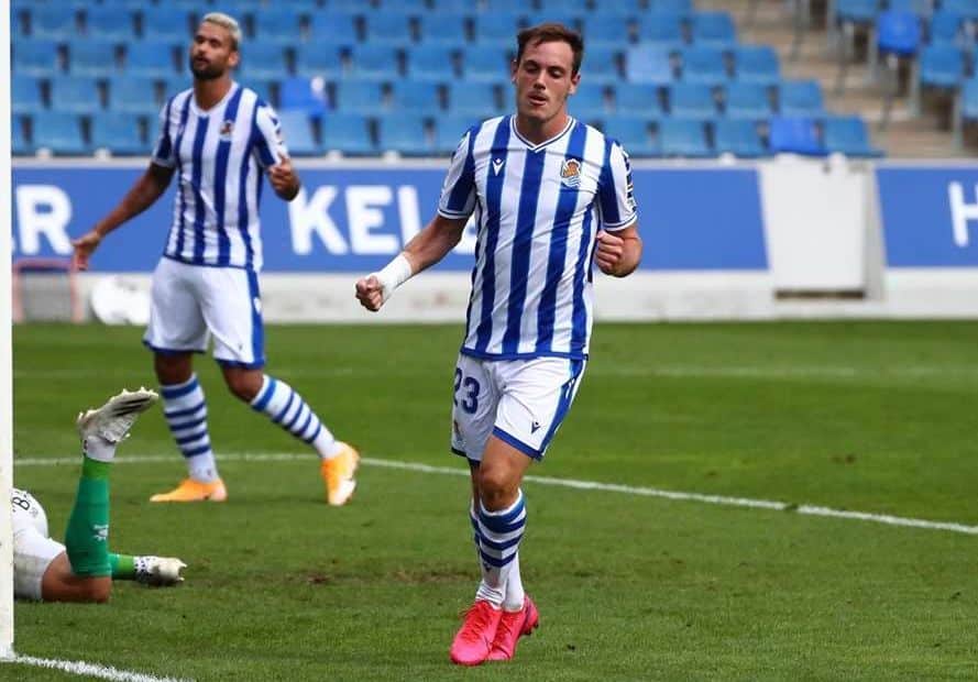 Jon Bautista anotando el 2-2 frente al Huesca en pretemporada