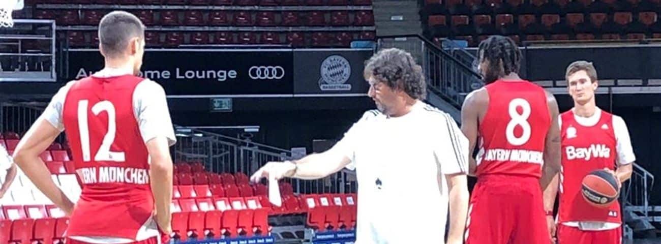 Primer entrenamiento  dirigido por Andrea Trinchieri en Múnich
Foto vía euroleague.net
