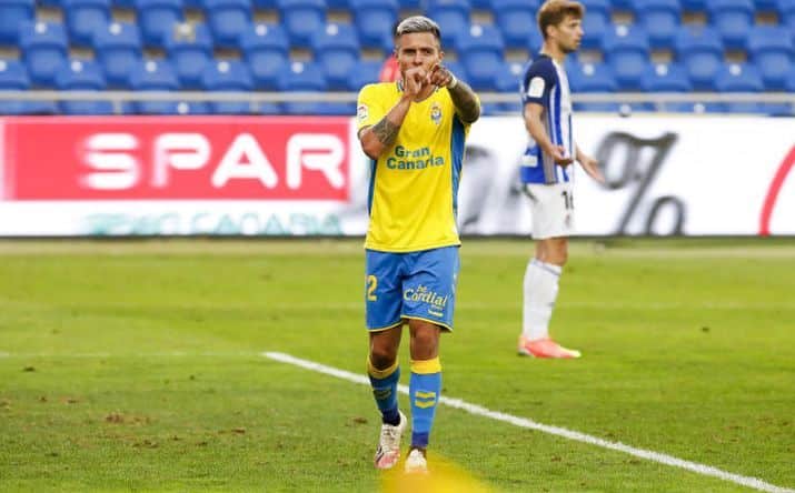 Juanjo Narváez celebra un gol en El Toralín con la UD Las Palmas