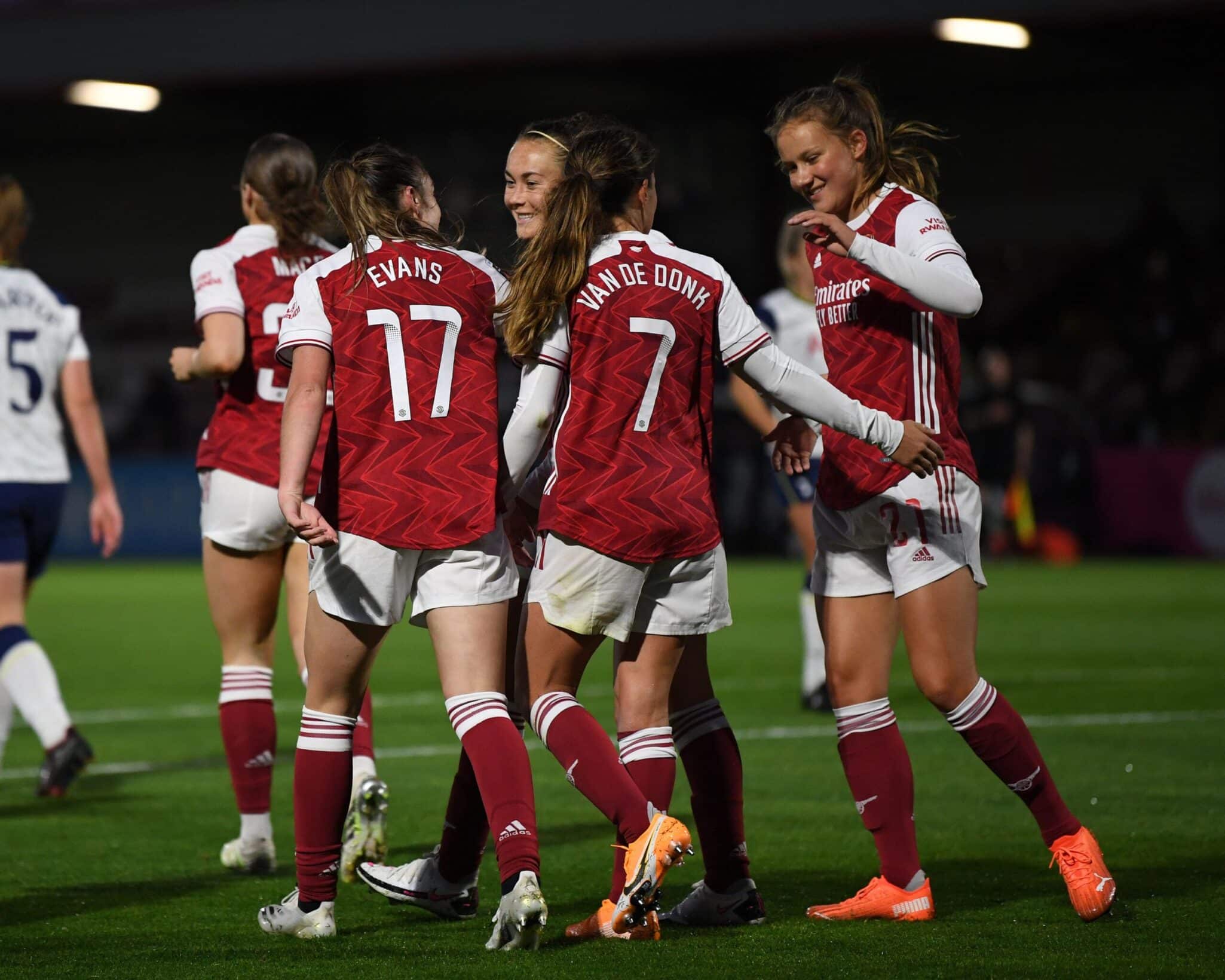 Las 'Gunners' celebran el show de Lisa Evans (foto: Twitter @ArsenalWFC).