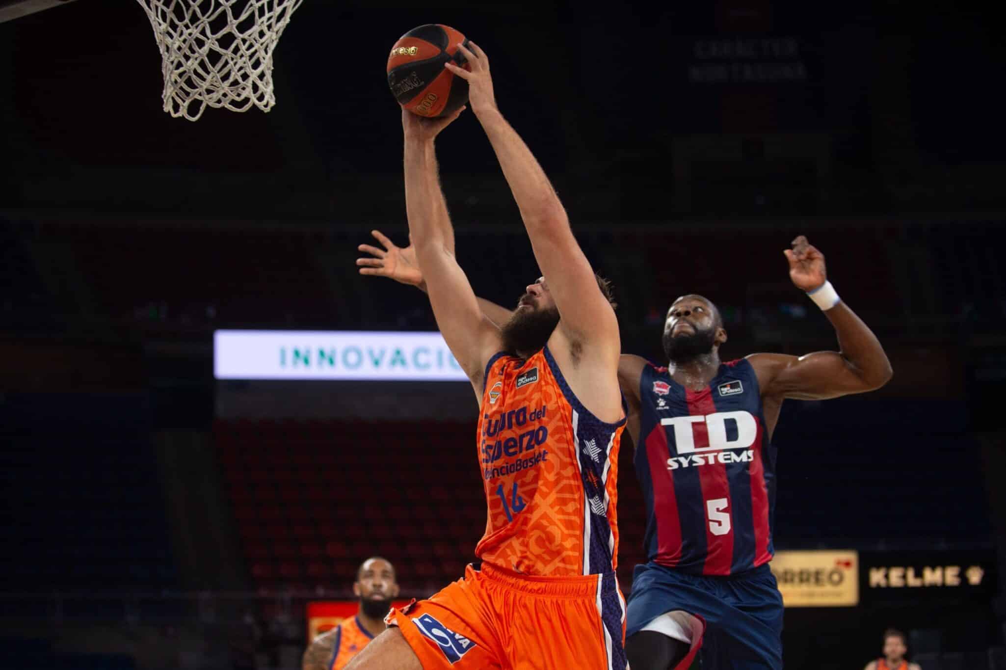 Victoria Baskonia frente Valencia BC. Fuente: A.Bouzo Liga Endesa.