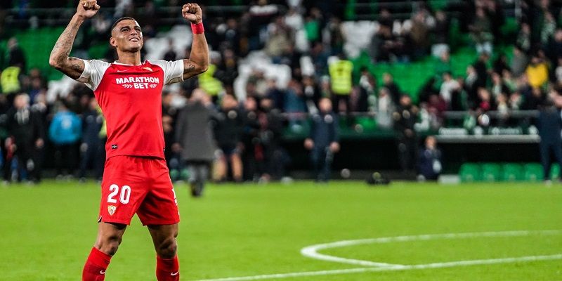 Diego Carlos celebra su victoria en el Benito Villamarín | Imagen: Sevilla FC