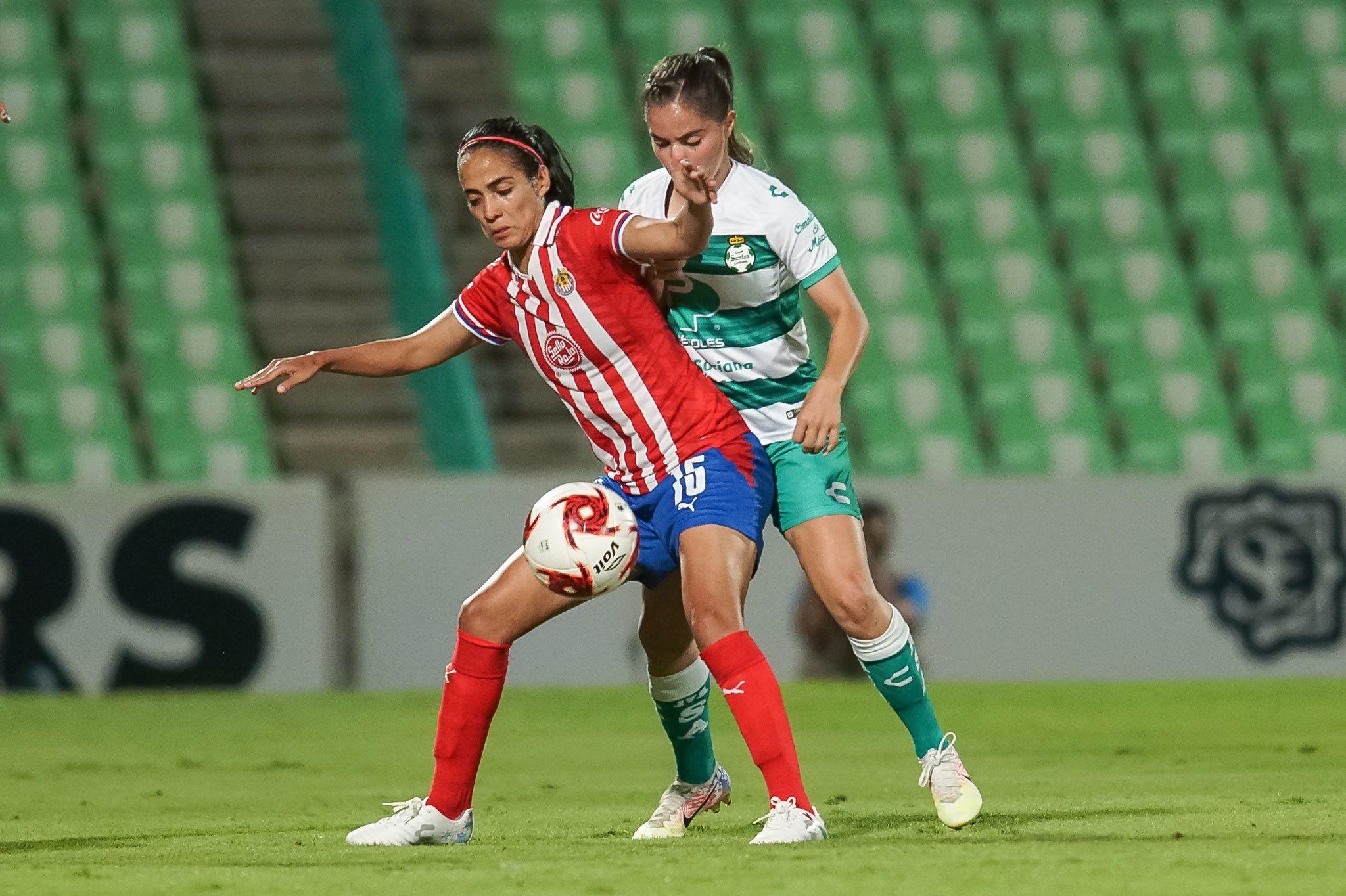 Foto vía Twitter @ChivasFemenil