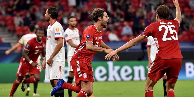 Javi Martínez celebra su tanto