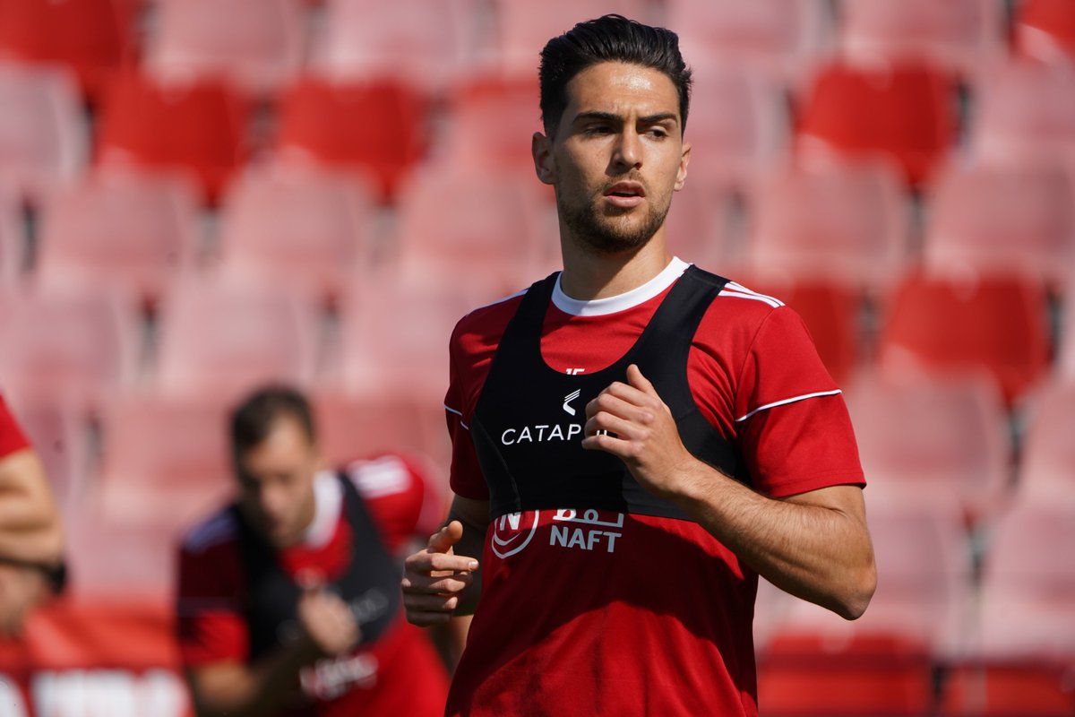 Juan Ibiza en un entrenamiento con la UD Almería en 2020