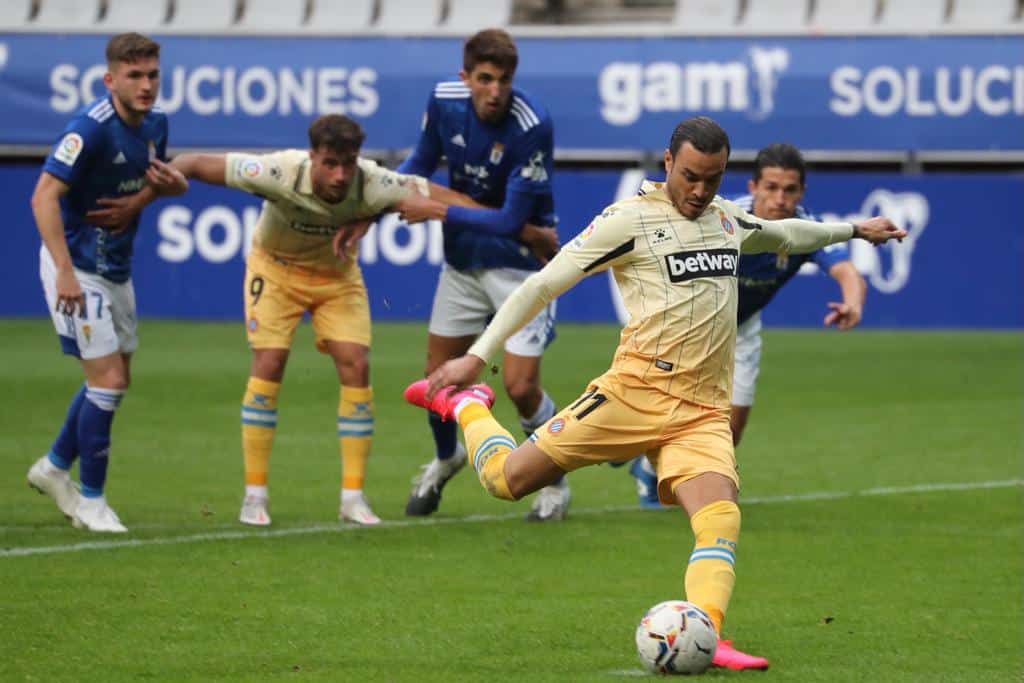 RDT lanzando el penalti del 0-1