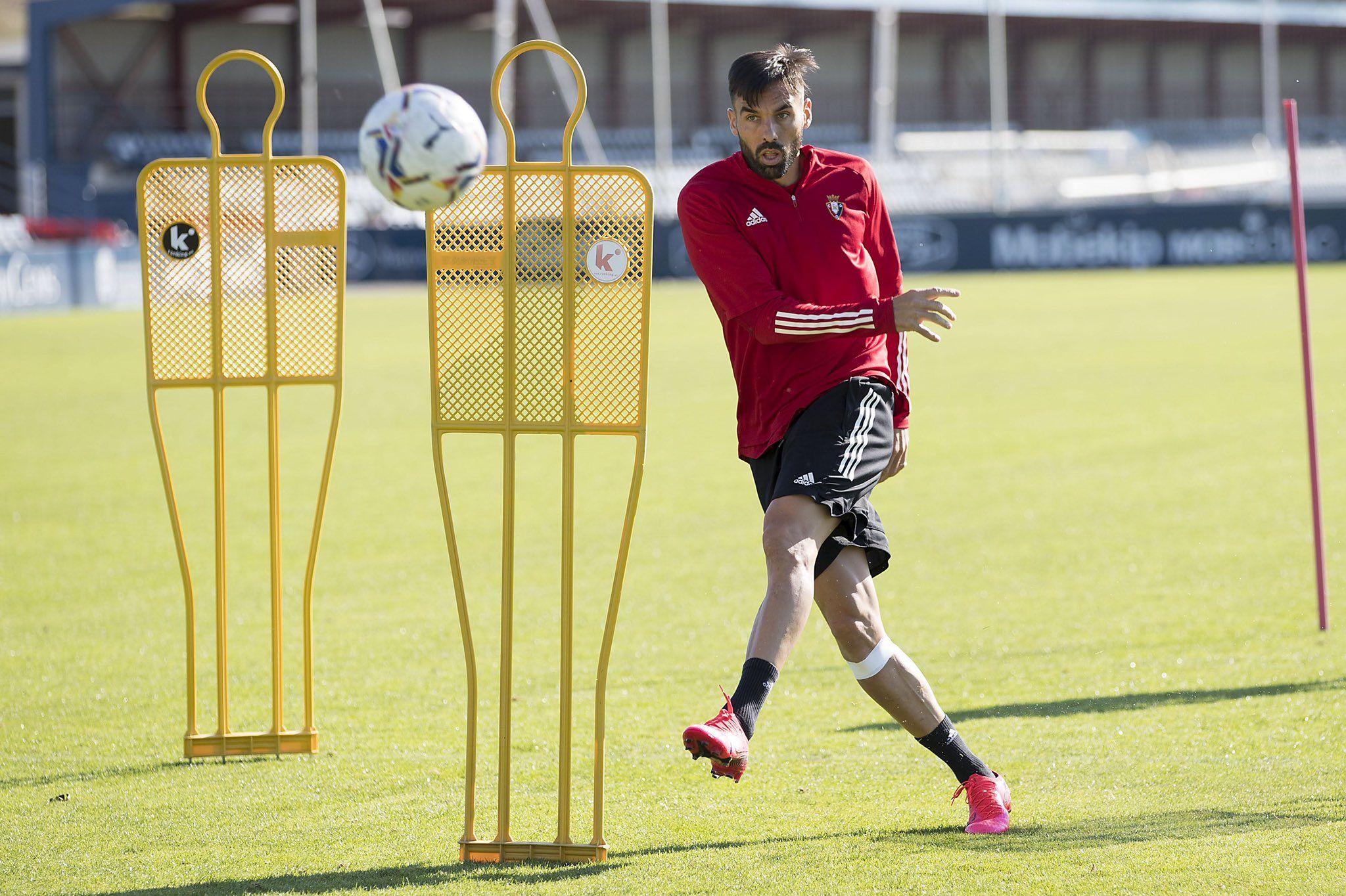 Enric Gallego en un entrenamiento con Osasuna