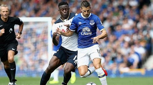 LIVERPOOL, ENGLAND - AUGUST 13: Victor Wanyama of Tottenham Hotspur battle for possession with Kevin Mirallas of Everton during the Premier League match between Everton and Tottenham Hotspur at Goodison Park on August 13, 2016 in Liverpool, England.  (Photo by Jan Kruger/Getty Images)