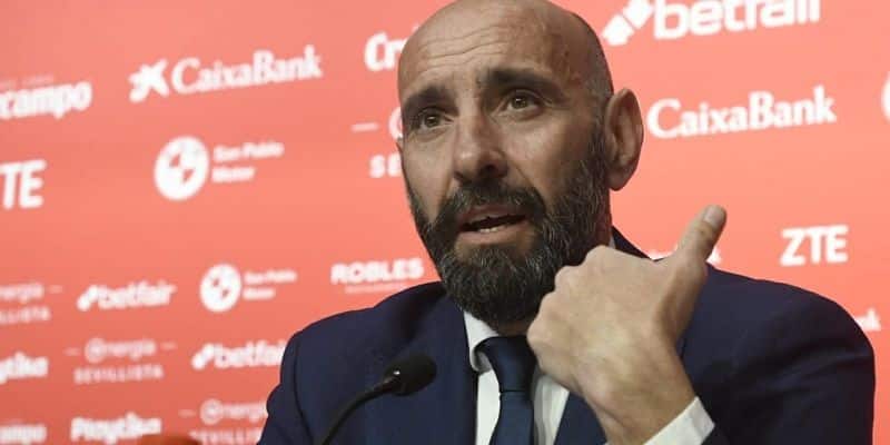 Monchi durante una rueda de prensa | Imagen: Sevilla FC