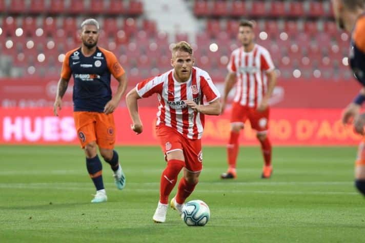 Samu Sáiz en un partido con el Girona