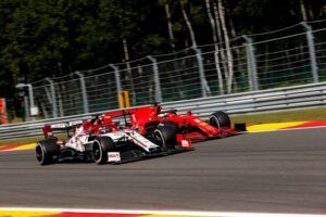 Renault brilla en Spa-Francorchamps en un nuevo paseo de Mercedes