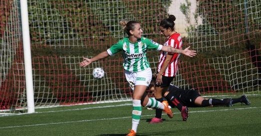 Sosa celebra el primer gol del encuentro. Fuente: web del Real Betis.