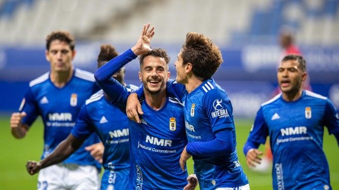 Oviedo y Sporting. Carrera