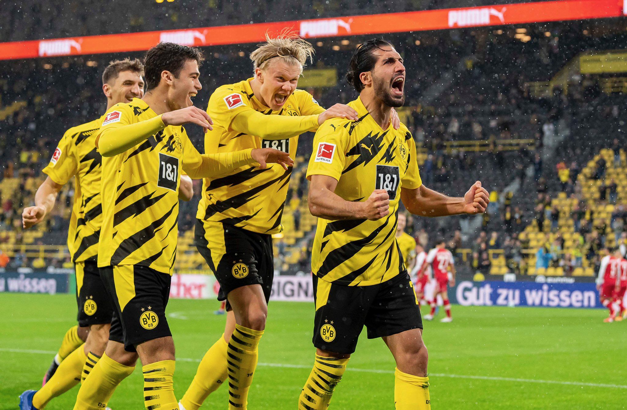 Borussia Dortmund 4-0 Friburgo: Reyna y Haaland celebran junto a Can el 2-0. Fuente: (@BlackYellow)