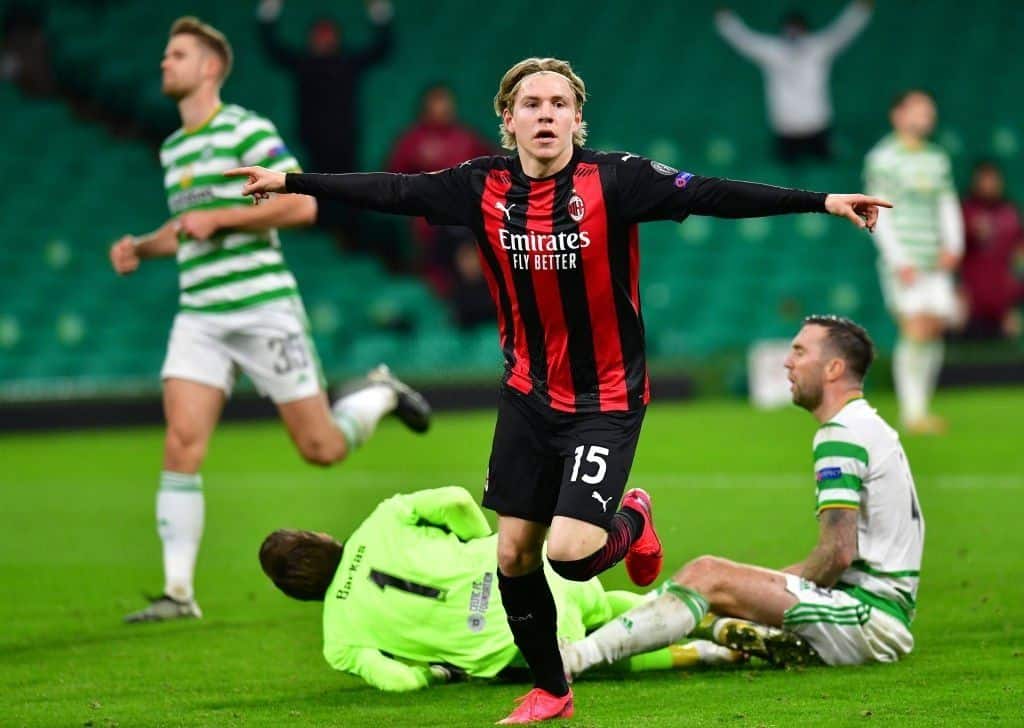 Celtic 1-3 Milan: Jens Hauge aseguró la victoria de su equipo con su primer gol como 'rossonero'. Fuente: (@SoyCalcio_)