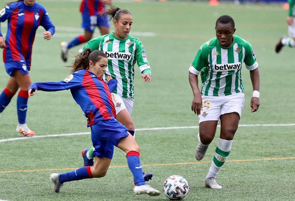 Las locales solo necesitaron un gol para la victoria.
Fuente: https://twitter.com/RealBetisFem/status/1312729882552668162/photo/1