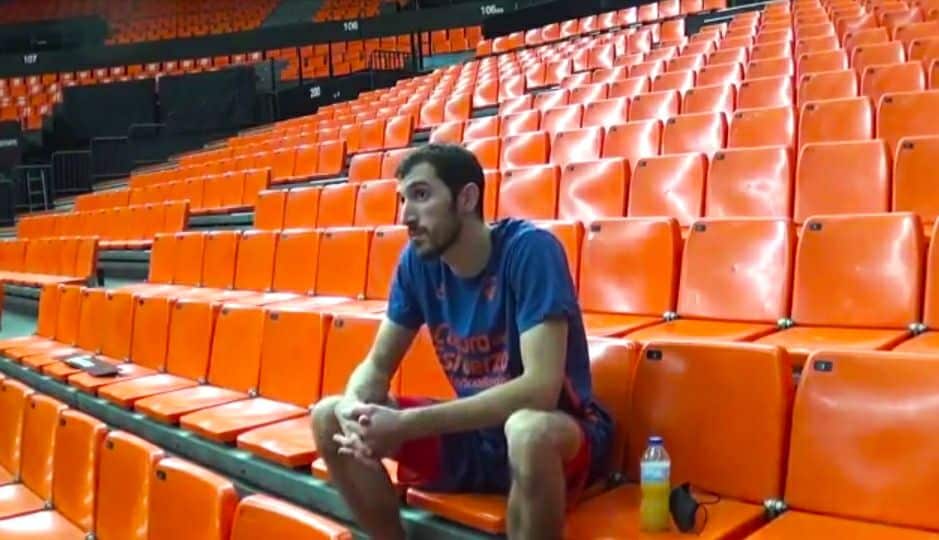 Guillem Vives analizando la actualidad de Valencia Basket. Fuente: Marcos Pous (Grada 3).