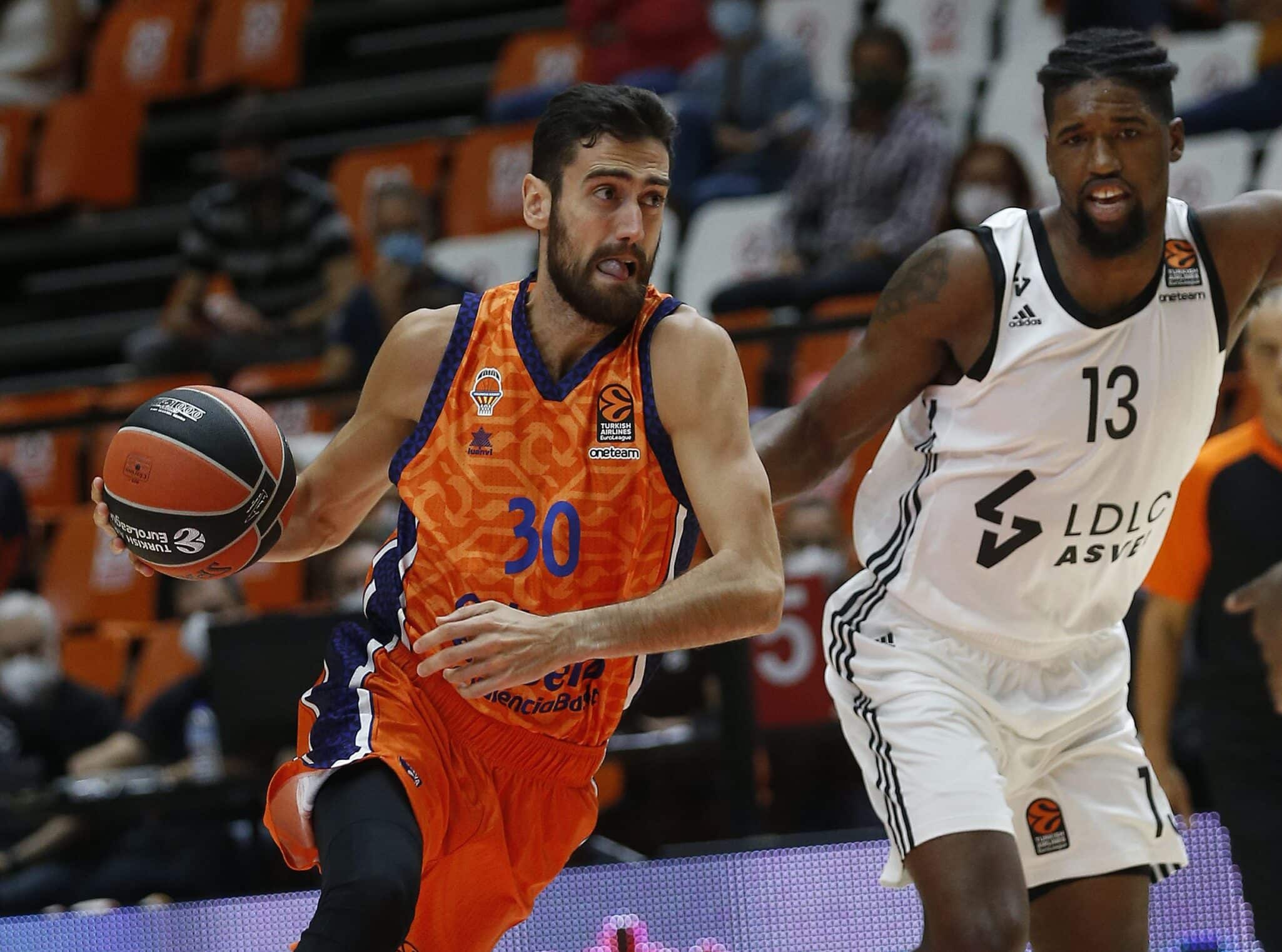 Joan Sastre la noticia negativa en el partido contra el ASVEL Villeurbanne. Fuente: Valencia Basket (M.A. Pozo).