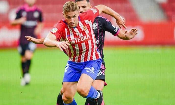 Bogdan en un partido en El Molinón