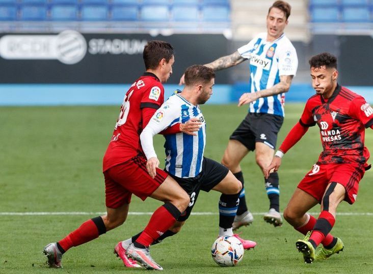 Lance de un encuentro entre Espanyol y Mirandés