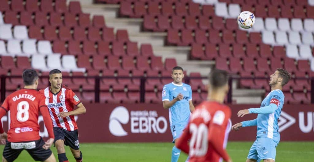 Lance del encuentro en Las Gaunas entre UD Logroñés y CD Leganés