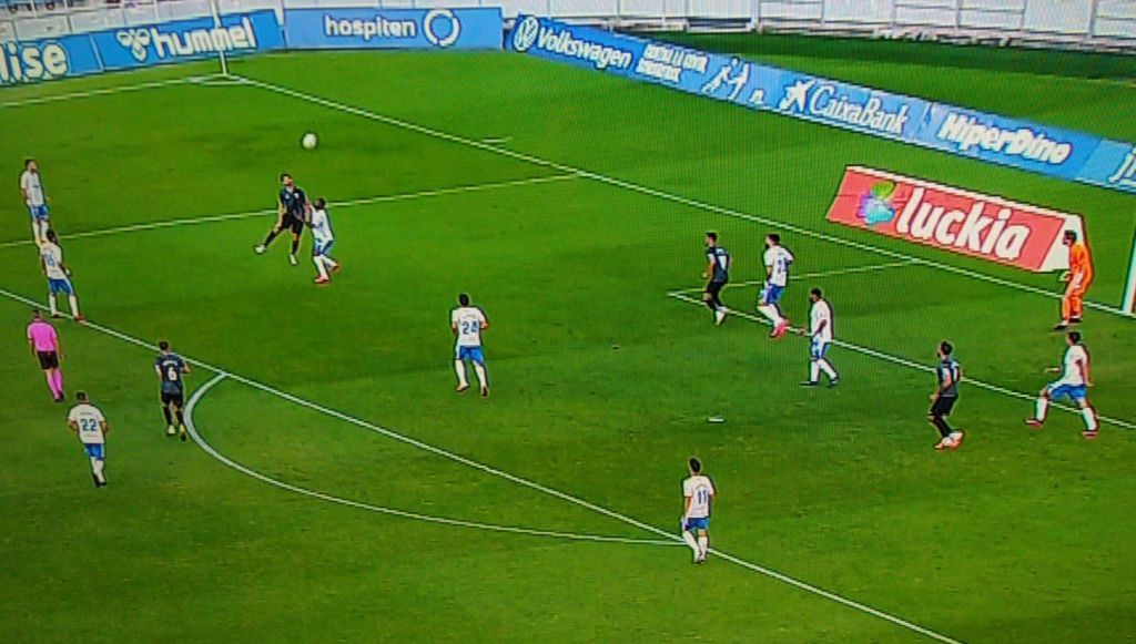 Acción previa al gol que supuso que más tarde ese tanto fuese anulado