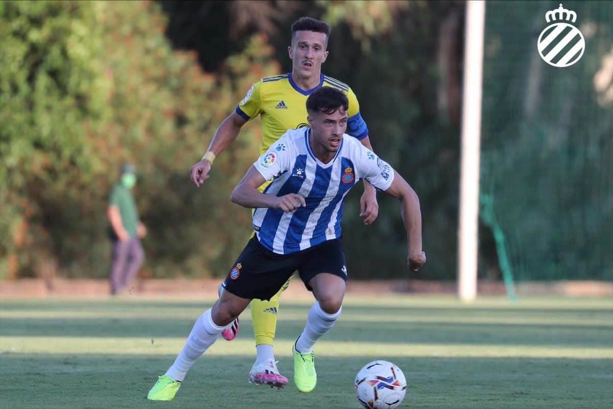 Puado en un encuentro en pretemporada frente al Cádiz