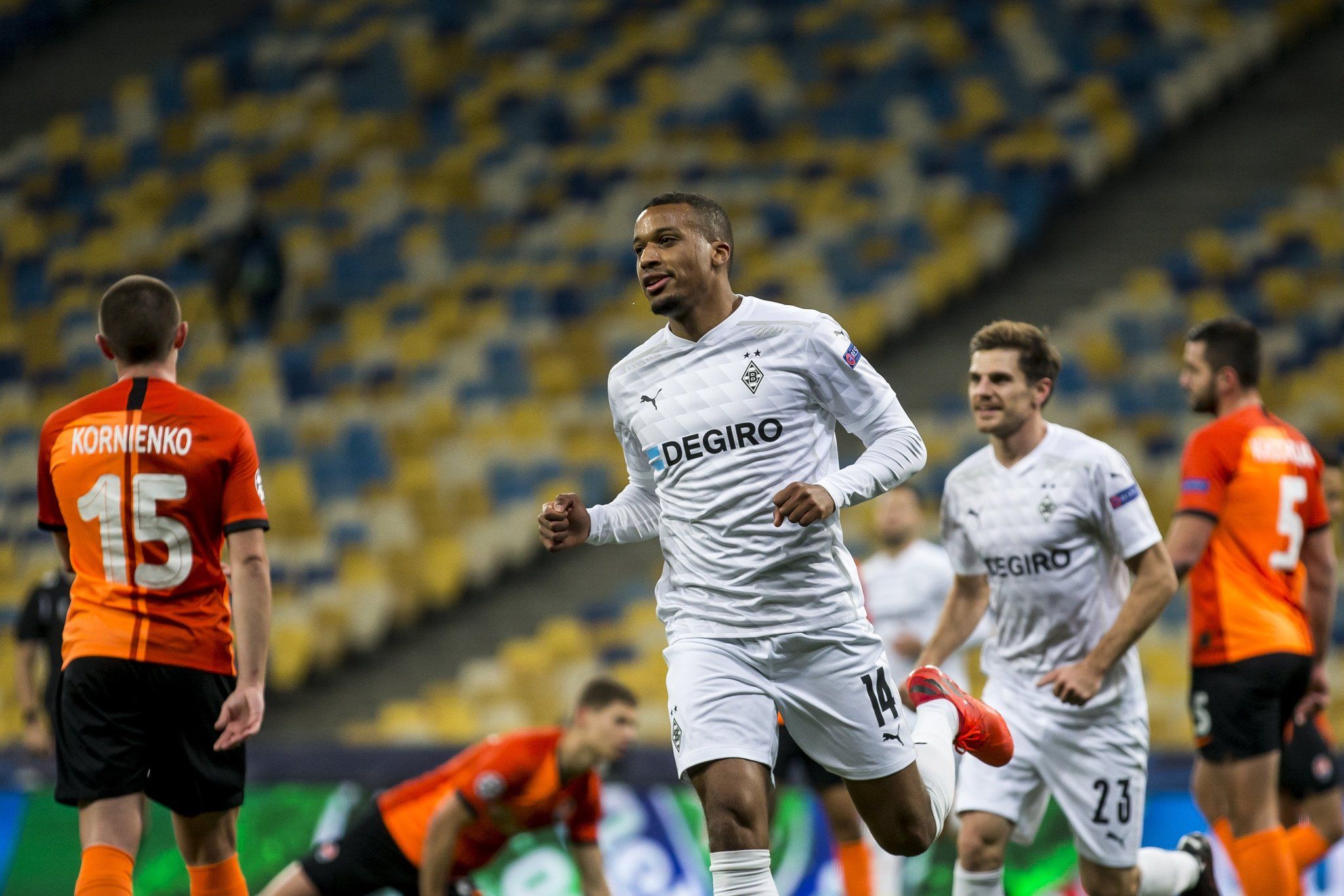 Borussia Mönchengladbach-Shakhtar Donetsk: Pléa, que marcó un triplete en el partido en Ucrania, no estará disponible para el "segundo round" en Alemania. Fuente: (@ExpressFutbol_)