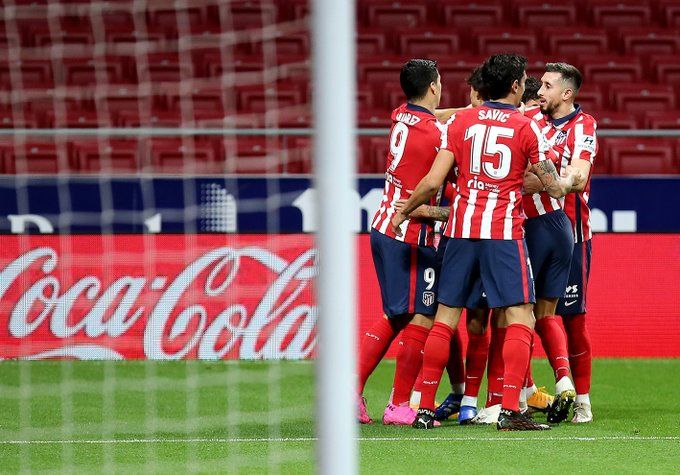 Jugadores del Atlético celebran un gol ante el Cádiz