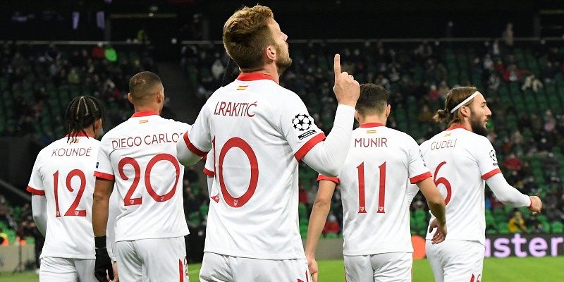 Rakitic celebra su tanto | Imagen: Sevilla FC