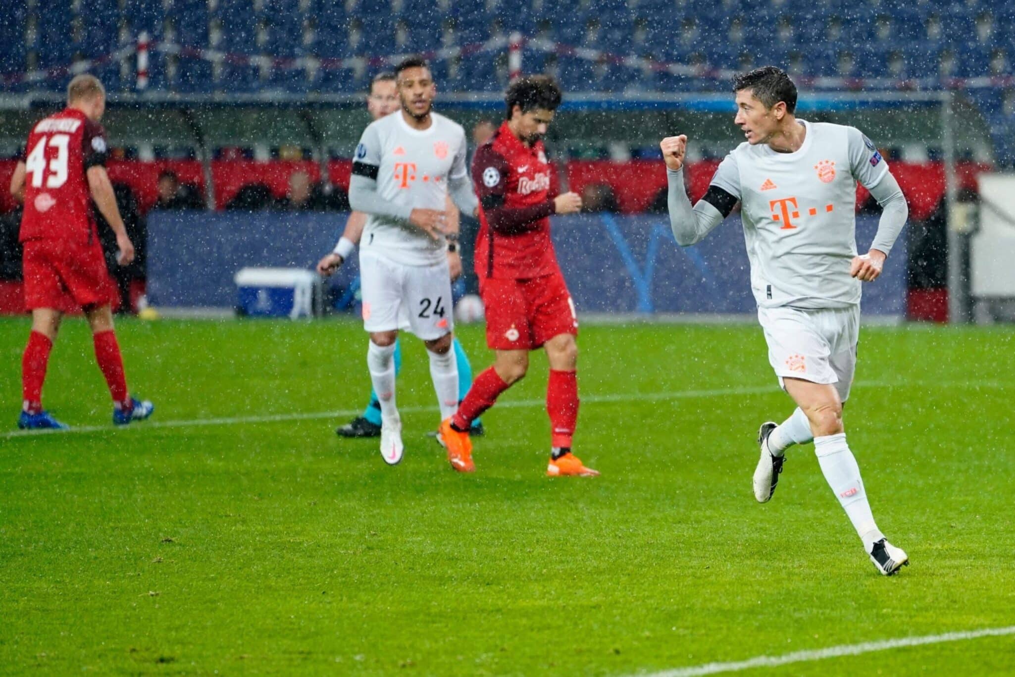 Salzburgo 2-6 Bayern Münich: Lewandowski marcó dos goles en la abultada goleada del campeón. Fuente: (@SC_ESPN)