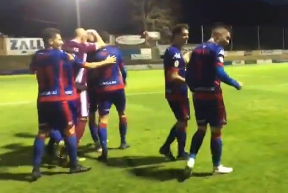 El Amorebieta celebra el 2-1 ante el Sanse