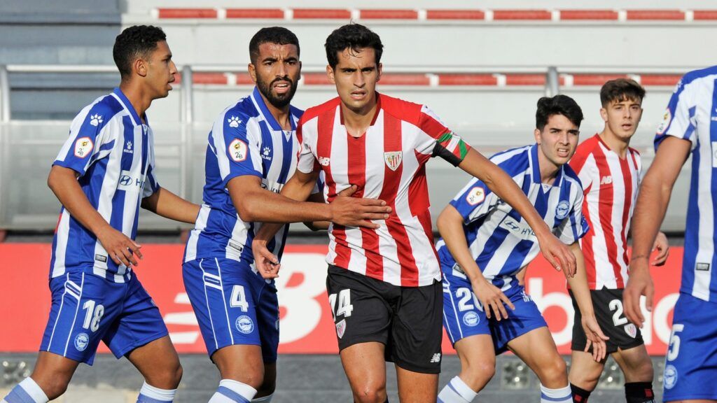 Lance del duelo en Lezama entre Bilbao Athletic y Alavés 'B'