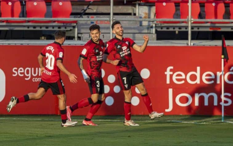 Iván Martín celebra un gol en Anduva