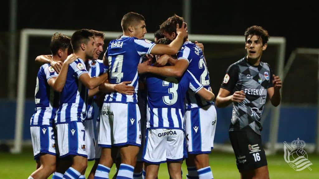 Jugadores del Sanse celebran un gol frente al CD Laredo