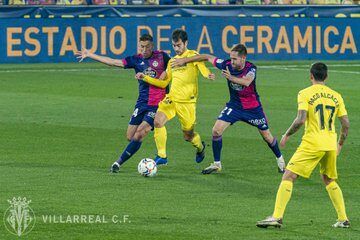 Trigueros en un partido este curso