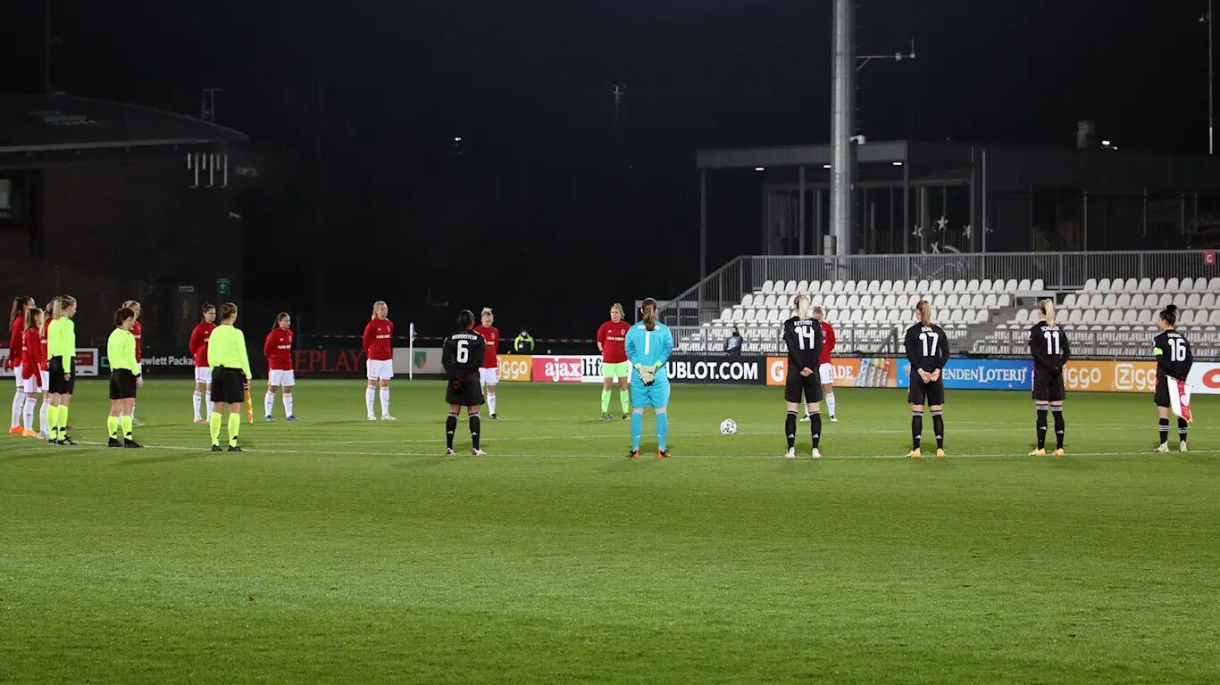 Foto via web FC Bayern
(https://fcbayern.com/de/news/spielberichte/2020/12/spielbericht-ajax-amsterdam---fc-bayern-frauen?shortURL=e8YVk )